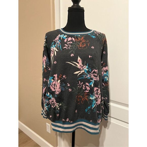 Torrid soft floral sweatshirt - Picture 1 of 5